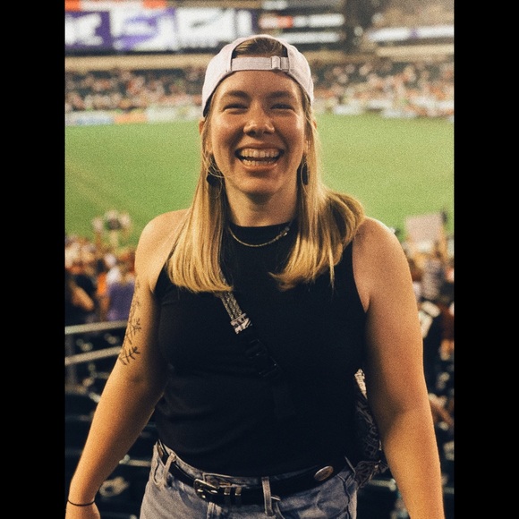 Meet your Posher, Ally - Picture 1 of 1